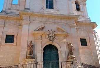 Centro storico Modica has Balcony rooms