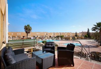 Casa Ariadna has Balcony rooms