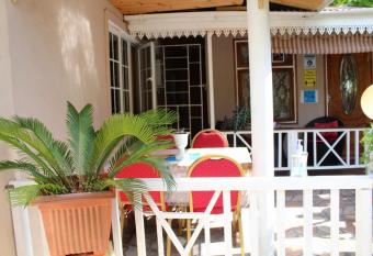 My Corner Guesthouse2 has Balcony rooms