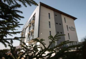 Hotel Queen Zina Vla  i   has Balcony rooms