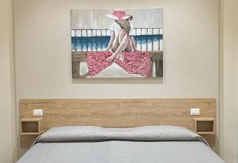 Vittoria Luxury Suite has Balcony rooms