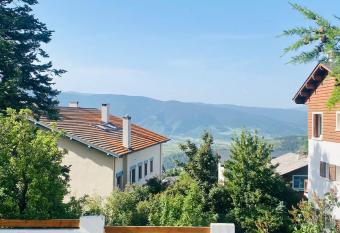 Font-Romeu : T2 avec grande terrasse et garage allows 18 year olds to book a room