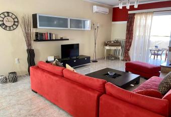 Elina s Spacious Apartment in Patras with private parking has Balcony rooms
