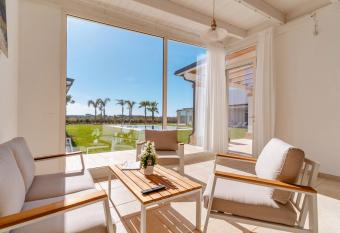 Dimora Fraschi has rooms with a private hot tub