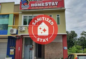 OYO Home 90350 Kl Homestay Express 2 allows 18 year olds to book a room