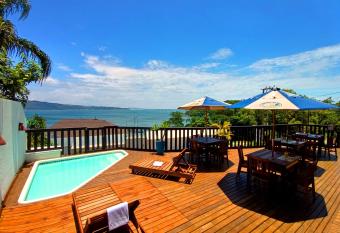 Pousada Caminho do Mar has Balcony rooms