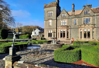 Penninghame Tower has Balcony rooms