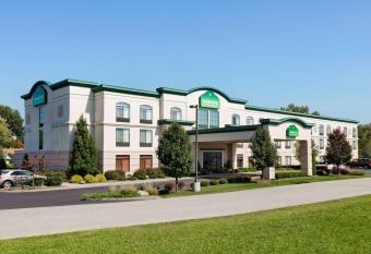 Wingate by Wyndham Vienna/Parkersburg/Marietta has Balcony rooms