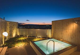 Hotel Grand View Takasaki allows 18 year olds to book a room