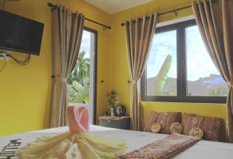 Longan Homestay allows 18 year olds to book a room
