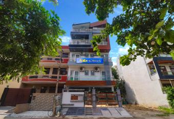 FabHotel Star Corporate Suite allows 18 year olds to book a room