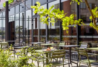 B&B HOTEL Argenteuil allows 18 year olds to book a room