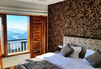 Baakhli Guest House and restaurant has Balcony rooms