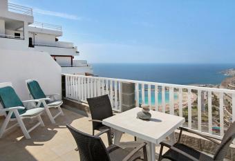 Balc  n de Amadores 1 has Balcony rooms