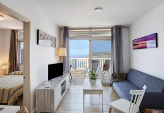 Balc  n de Amadores 2 has Balcony rooms