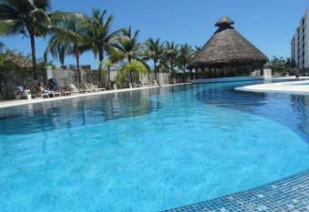 Yikal Suites by Andiani Travel has Balcony rooms