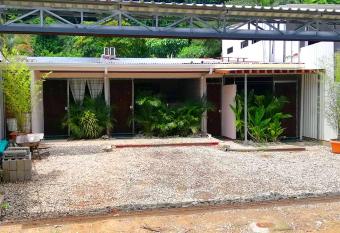 Apartamentos y Studios Brisas del Mar Santa Teresa allows 18 year olds to book a room