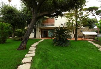 Villa Vanessa has Balcony rooms