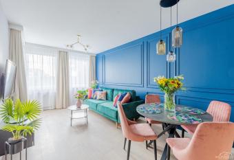 Seaway Apartments - Miodowy Dom - Ko  obrzeg allows 18 year olds to book a room