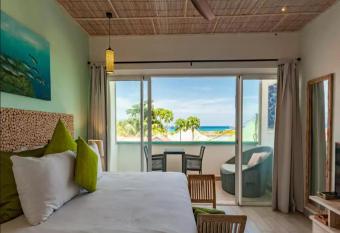 La Digue Self-Catering Apartments has Balcony rooms