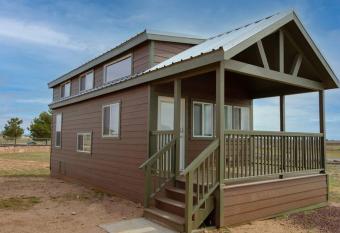 077 Tiny Home nr Grand Canyon South Rim Sleeps 8 allows 18 year olds to book a room