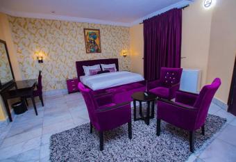 Benysta Hotel Gwarimpa has Balcony rooms