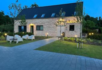 Ramslo has Balcony rooms