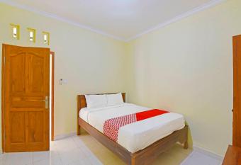 OYO Life 90675 Ld Residence allows 18 year olds to book a room