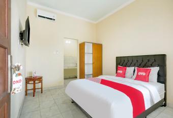 OYO 90690 Pondok Dukuh allows 18 year olds to book a room