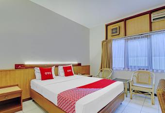 OYO Flagship 90658 Hotel Asteria allows 18 year olds to book a room