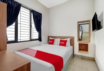 OYO 90688 Marta Residence allows 18 year olds to book a room