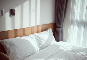 Hotel Kenny Gijang allows 18 year olds to book a room