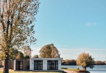 MarinaPark Bad Nederrijn allows 18 year olds to book a room