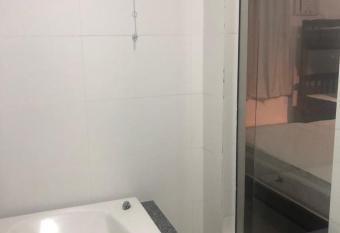 Pousada Velas do Forte has rooms with a private hot tub