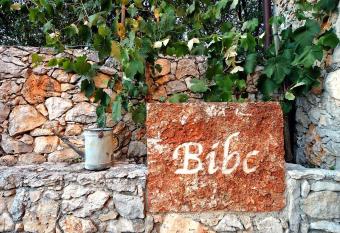 Bibc Wine & Holiday has Balcony rooms