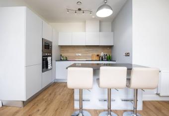 Deluxe Seaview Apartment has Balcony rooms