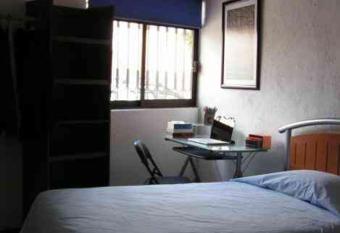 Cuarto Amueblado allows 18 year olds to book a room