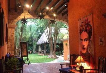 Hotel Lunata - 5th Avenue allows 18 year olds to book a room