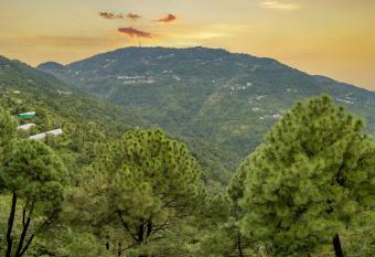 The Himalayan Edge has Balcony rooms