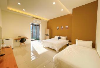 City of Trees B&B has Balcony rooms