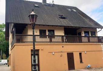 Ferienwohnung mit 123qm f  r 8 Personen mit sehr gro  em Garten, einfache Innen-Ausstattung has Balcony rooms