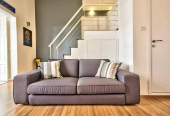 Valletta Timeless Elegance : City Centre Apartment has Balcony rooms