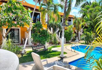 Hotel Acuario PLAYA DEL CARMEN allows 18 year olds to book a room