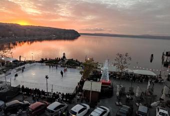 IRIDE Alloggio Turistico allows 18 year olds to book a room