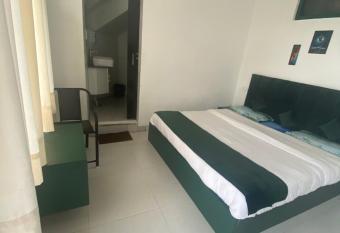 Parimahal homestay green apple private ensuite has Smoking/Balcony rooms