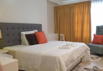 Chloe s Place @ Twin Lakes Shiraz has Balcony rooms