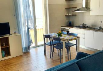 Casetta Mediterranea Holiday House has Balcony rooms