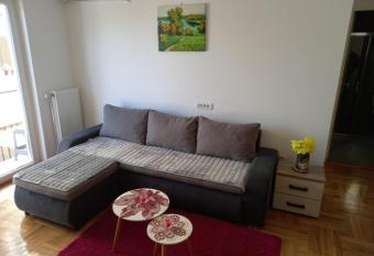 Leonora & Free Parking has Balcony rooms