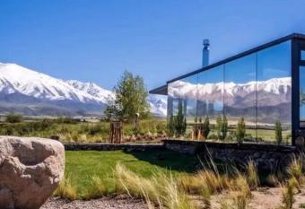 Hotel De Cielo allows 18 year olds to book a room