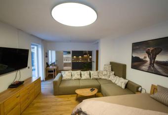 Luxus Apartment mit Whirlpool und privater Sauna has rooms with a private hot tub
